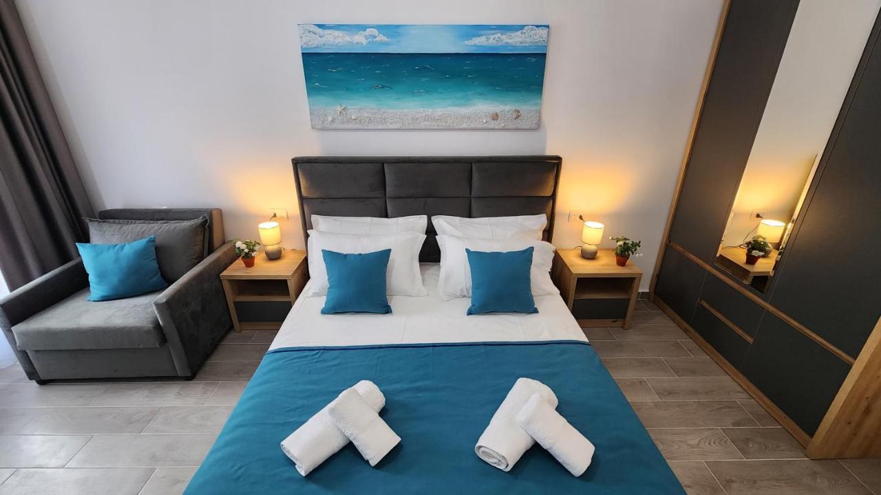 Solar Rooms And Apartments Himare Eksteriør bilde
